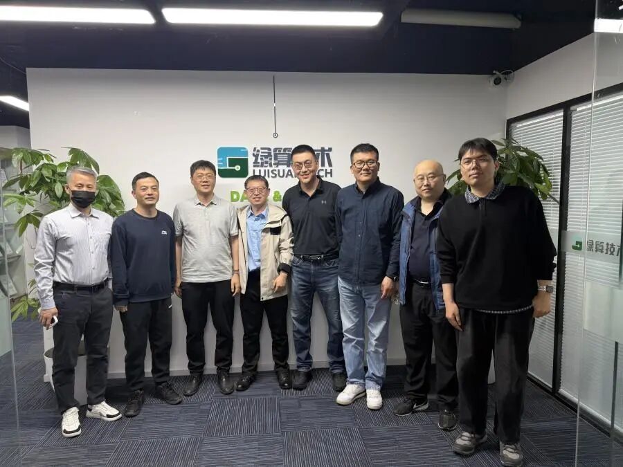 Join forces! Solidigm team visited LUISUAN Technology to explore the new future of AI storage
